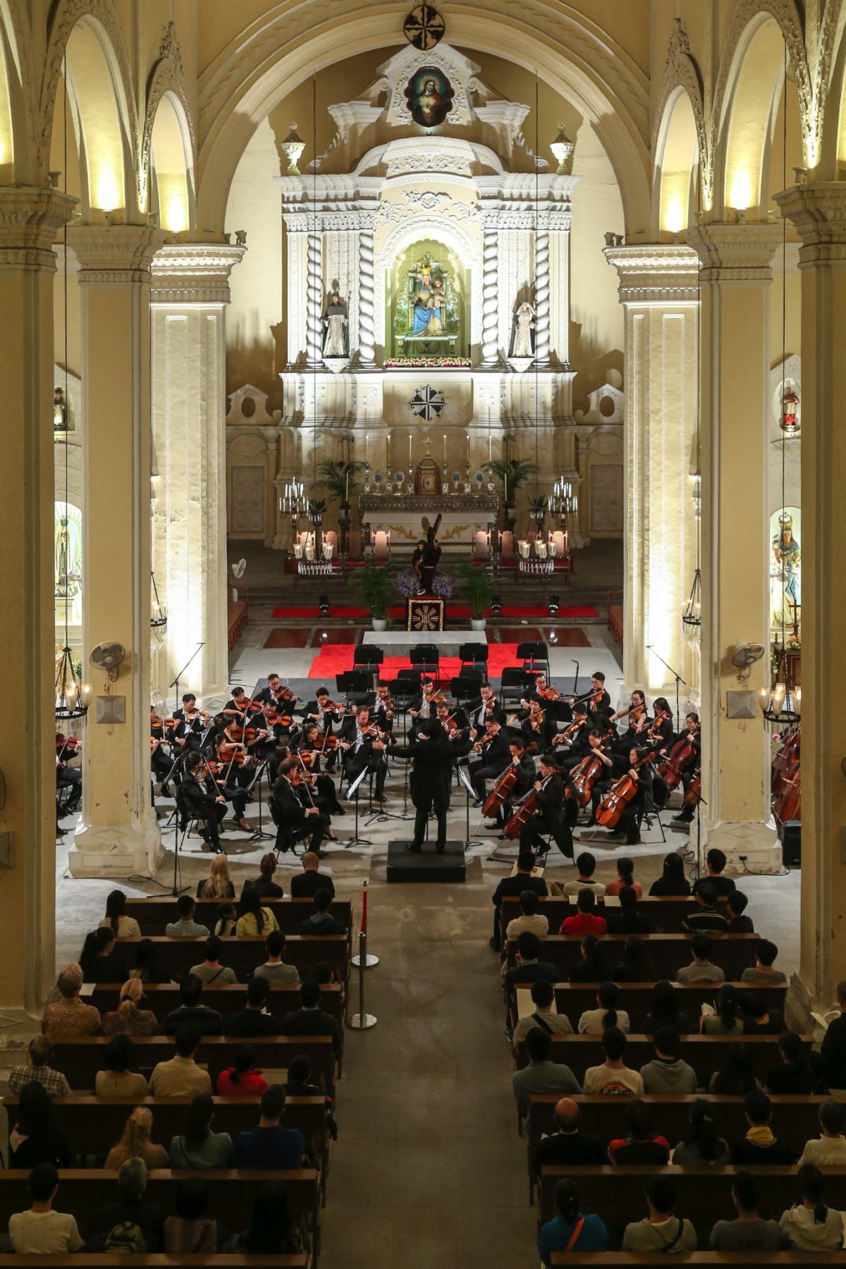 Orquestra de Macau apresentou música sacra na Igreja de S. Domingos Concerto “Ioga Musical” apresentado no Sábado no Teatro Dom Pedro V