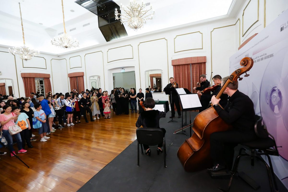 Orquestra de Macau apresentou o concerto de “Confraternizando com a Alegria Musical – Gala e Encontro Anual” no Teatro Dom Pedro V para partilhar alegria com os fãs de música